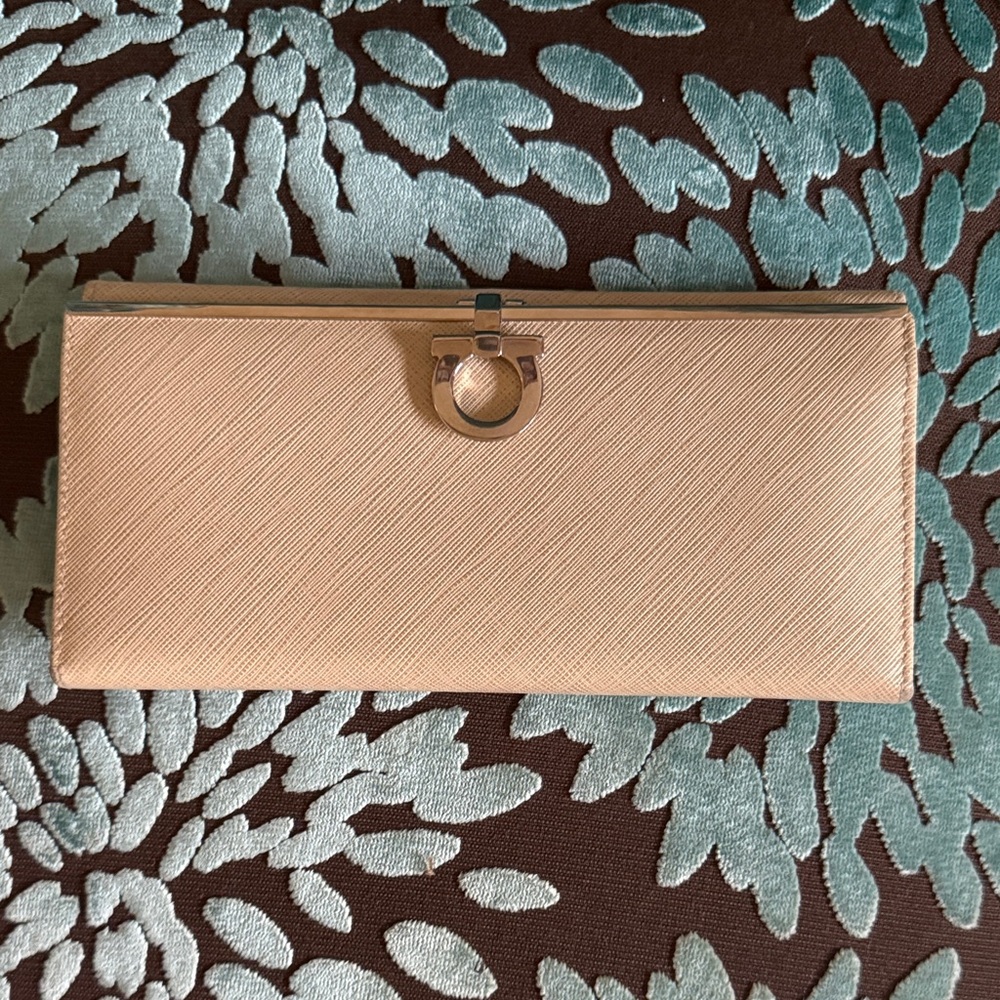 Elegant beige/tan wallets